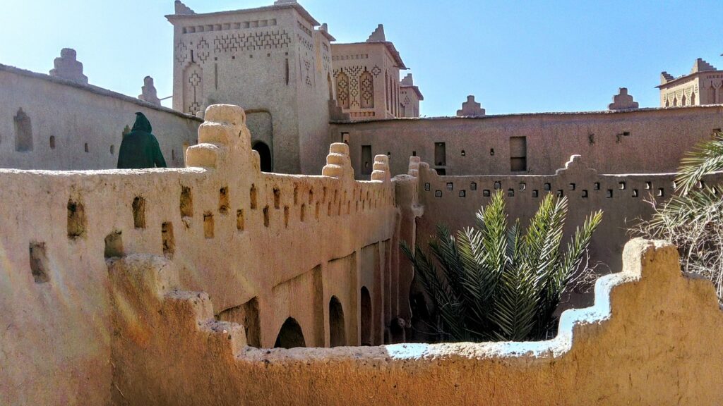 Voyage dans le temps à travers les vieilles villes du Maroc.